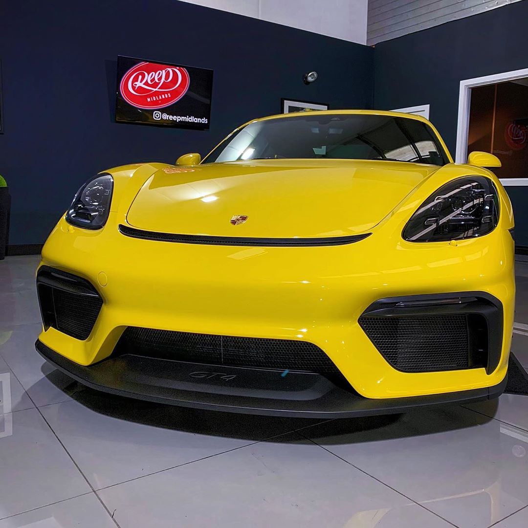 "竞速黄"才能配上真正的保时捷cayman gt4!