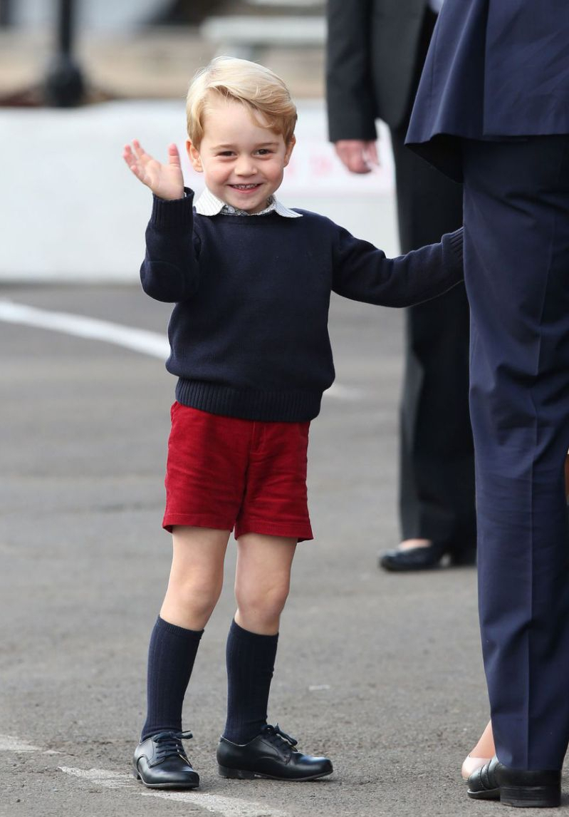 英国乔治王子最呆萌的瞬间咧嘴笑的表情太可爱了瞬间被圈粉了