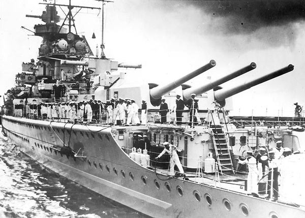 但是如果德国人当时按照计划,将八艘德意志级别的战列巡洋舰全部建造