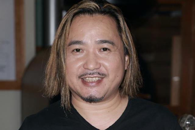 原创 55岁tvb绿叶古明华才离巢就有感后悔,遭遇疫情北上受阻仍在待业