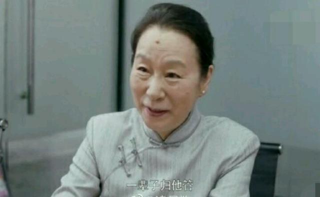 奚美娟戲中夫妻同心,現實中丈夫出軌拋妻棄子,獨自養兒26年_周野芒