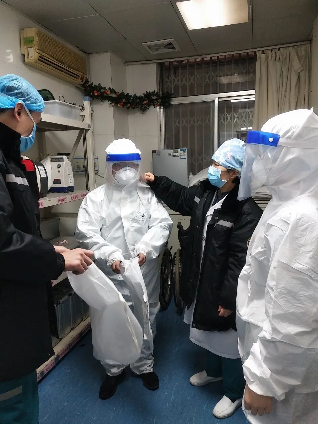 不畏惧不退缩郑医急诊人随时待命