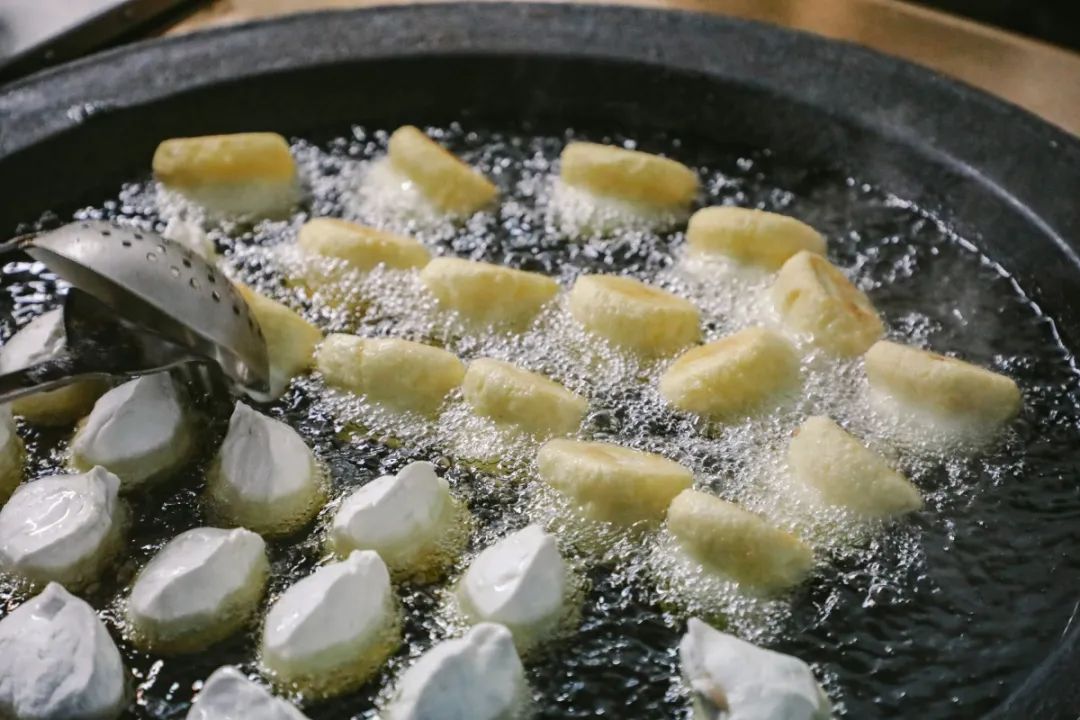 日思夜想的草庐点心回来了……_松江