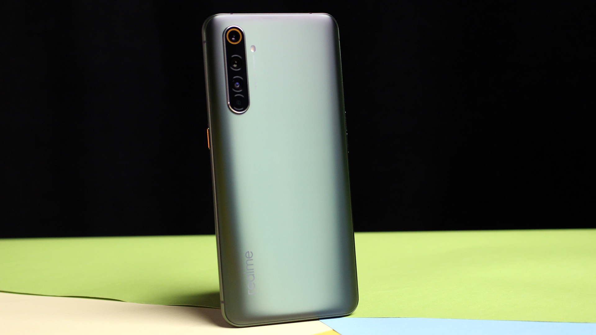 ag玻璃材质光影变幻神秘莫测realme真我x50pro5g图赏