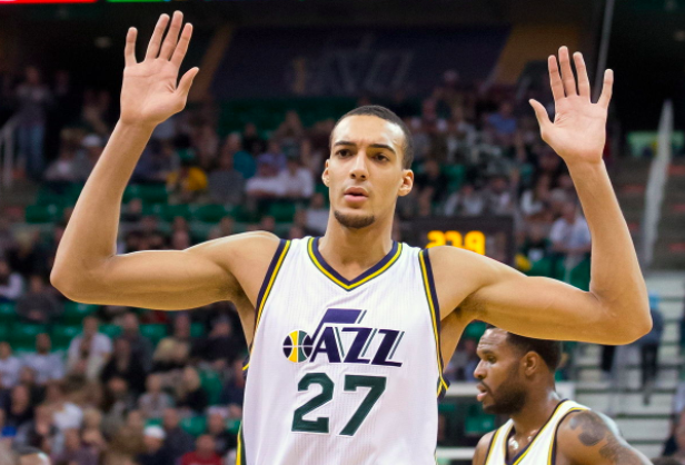 苏群声援戈贝尔:人们没有公平对待他_爵士队