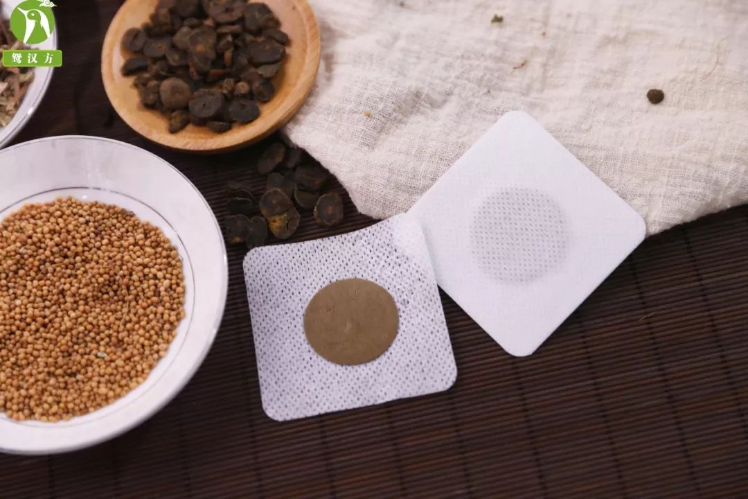 胸口有个止咳开关睡前一贴告别老咽炎有时候比吃药还管用