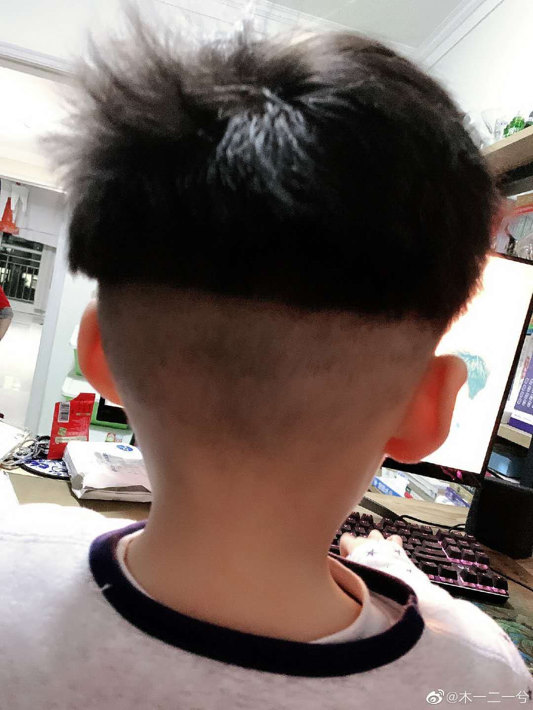 嗯效果还不错名副其实的锅盖☟听说锅盖发型简单易学新手刚