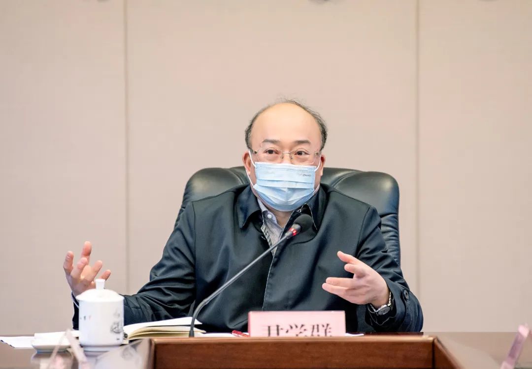 尹学群在发展跨境电商座谈会上指出:加快打造跨境电商千亿产业