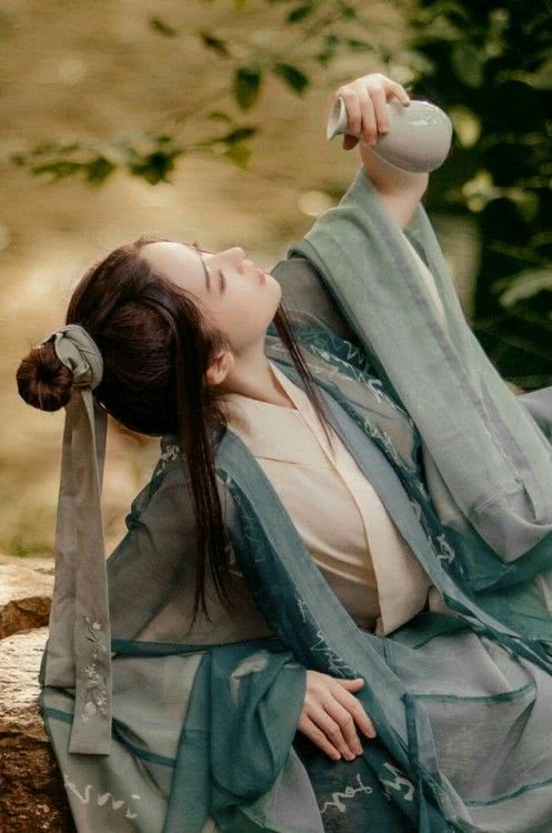 十二星座女最美武侠装白羊凌厉水瓶精干金牛汹涌澎湃