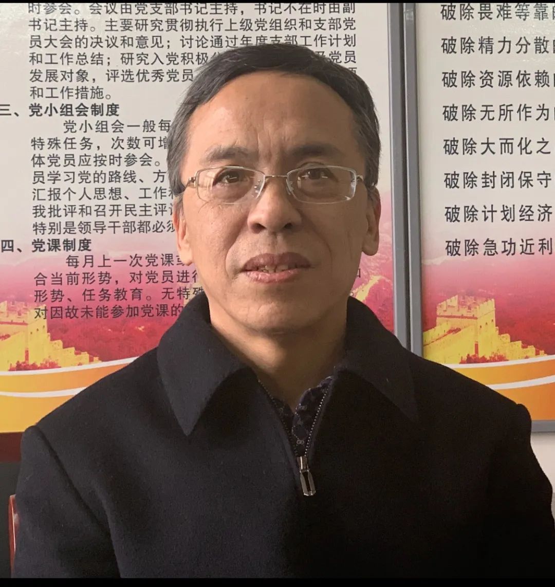 胡占山,1963年出生,1985年毕业于承德医学院,至今在任丘卫校工作已三