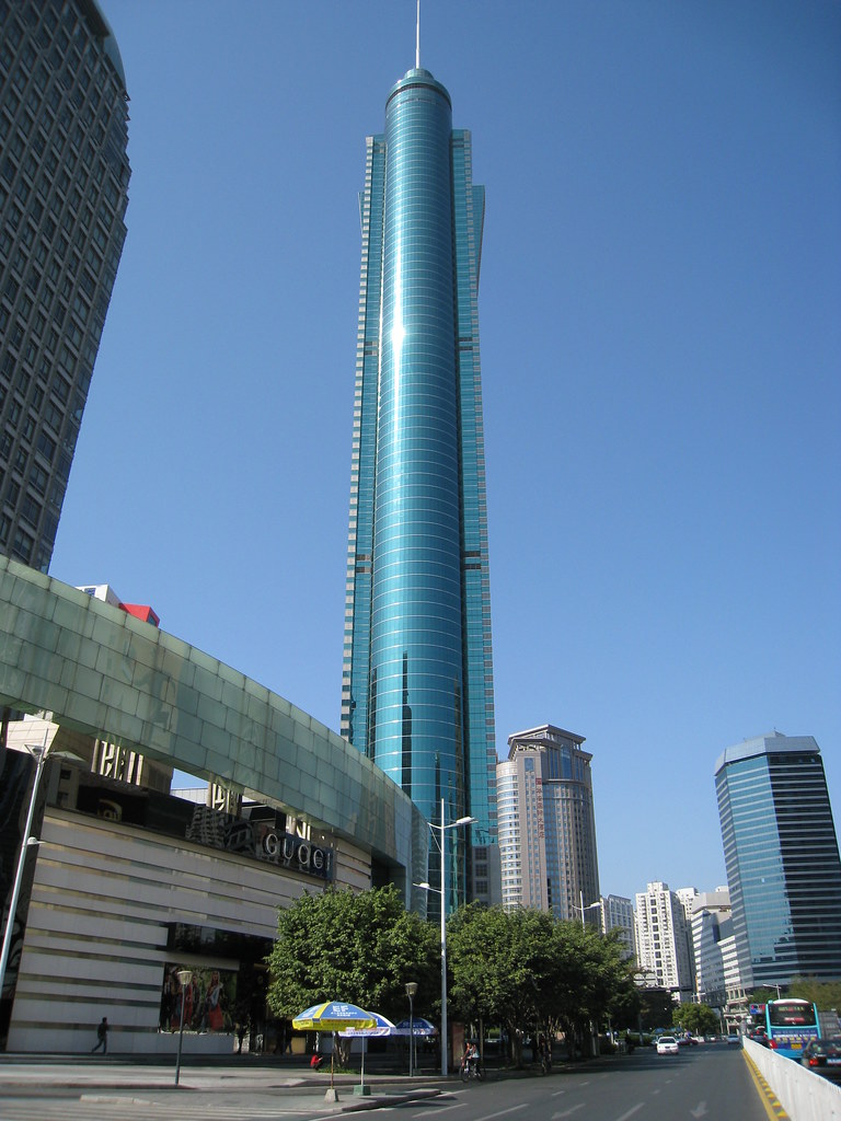 中国第一座超300米的高楼:9天建4层还创世界纪录,69层却有384米