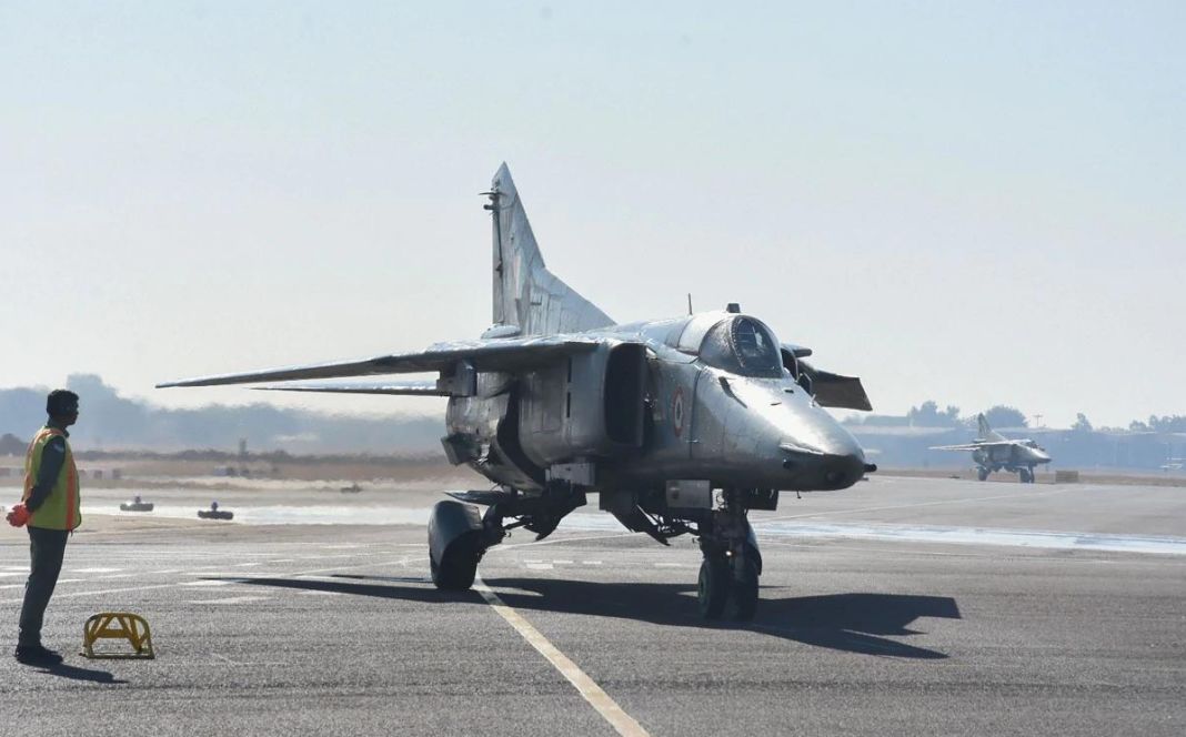 年前,印度空军最后的43架米格27mls战斗轰炸机被封存.