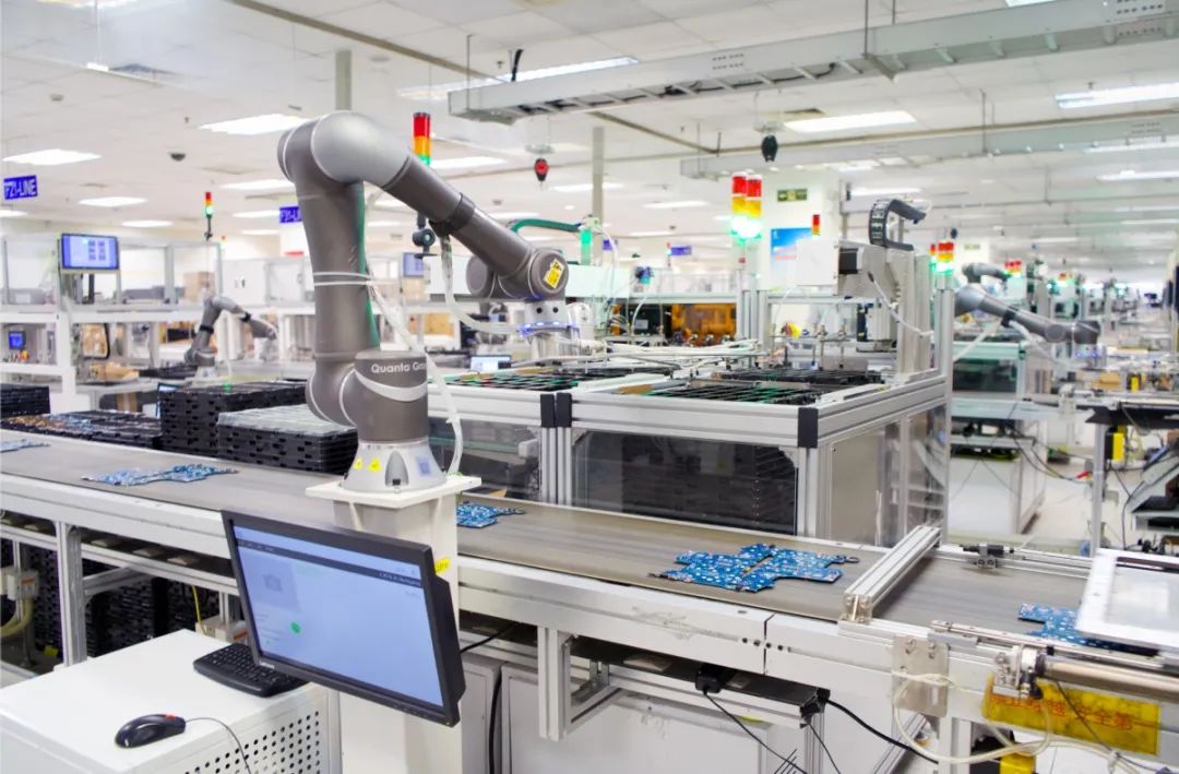 广达重庆公司智能生产线,可节约60%人力目前,广达重庆公司的笔记本