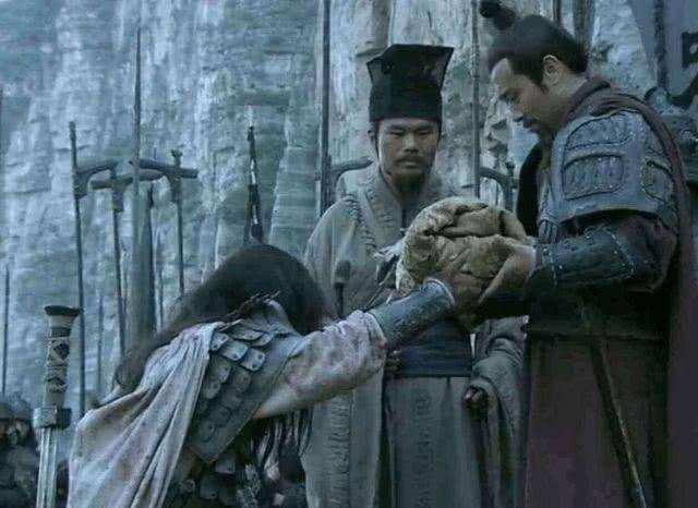 原创刘备临死前赐给赵云一项特权赵云未听懂诸葛亮明白却不敢说