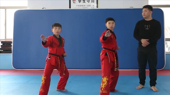 跆拳道基础教学三七步单手刀教学以及运用深度解析快点来学