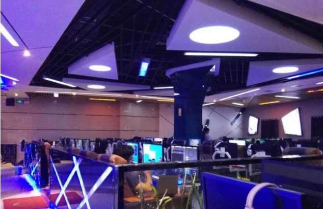 在网吧通宵的人喜欢干什么?曝光3类人,最后一类请远离