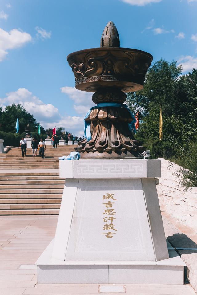 他差点灭了欧洲,埋葬之处至今无人知晓,人们只好将遗物供奉于此