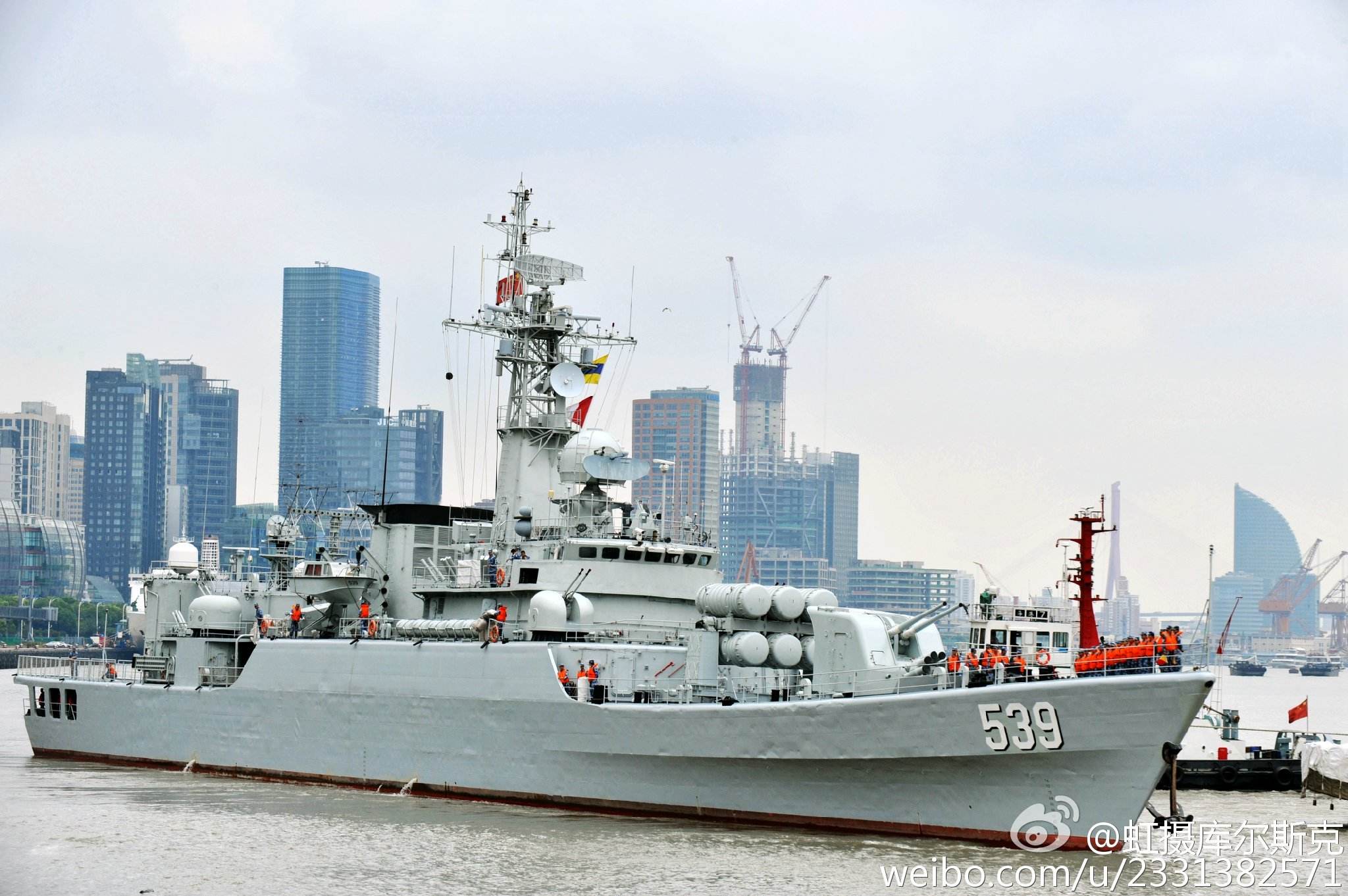 图片:053h2g首舰安庆舰到21世纪后,随着052c型驱逐舰下水,"海之星"