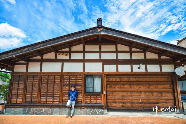 白川乡合掌村每20年换一次房顶是日本的画里乡村