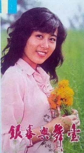 1984年,一部根据路遥小说改编的电影《人生》走红大江南北,其中吴玉芳