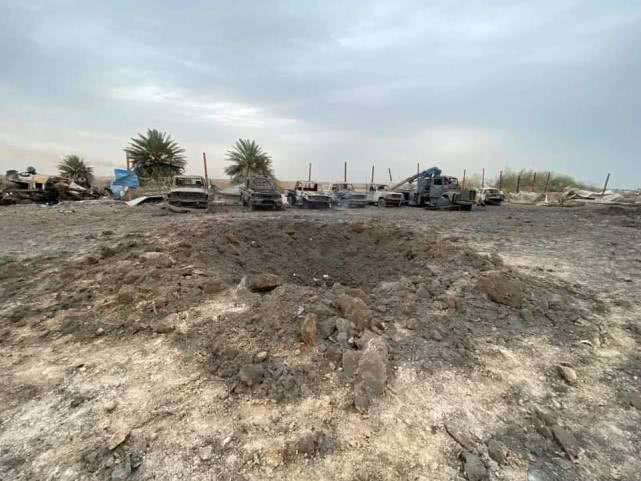 民兵旅遭美空袭巨大弹坑一片狼藉战车火炮劫后余生发誓复仇