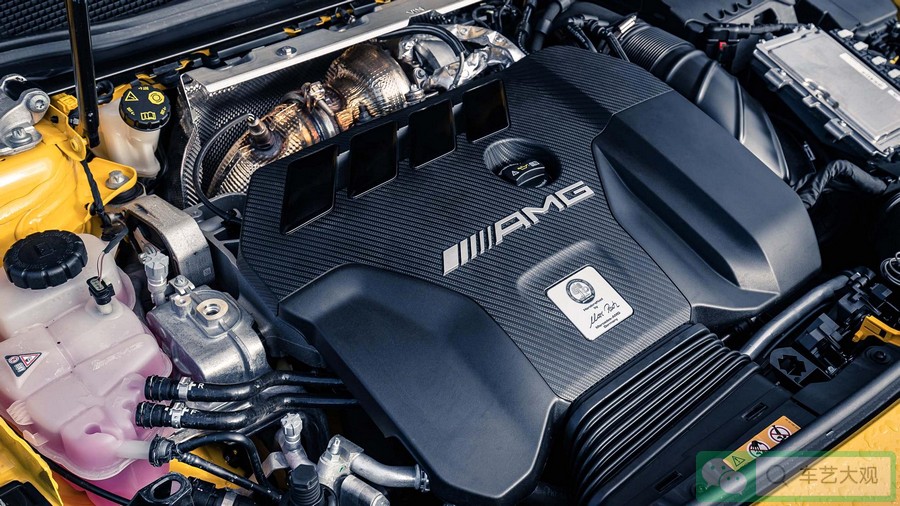 0升4缸涡轮增压发动机,416马力奔驰a45s vs 奥迪rsq3,400马力的对决