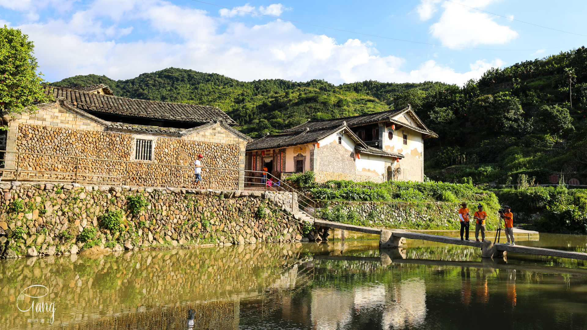 原创青山绿水田园风光的潮州永善村客家土楼600年屹立不倒