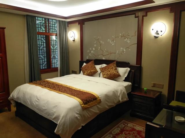 养圣堂在山谷的雅居里乘着时光荏在,来花溪园享受这个梦想并不遥远在