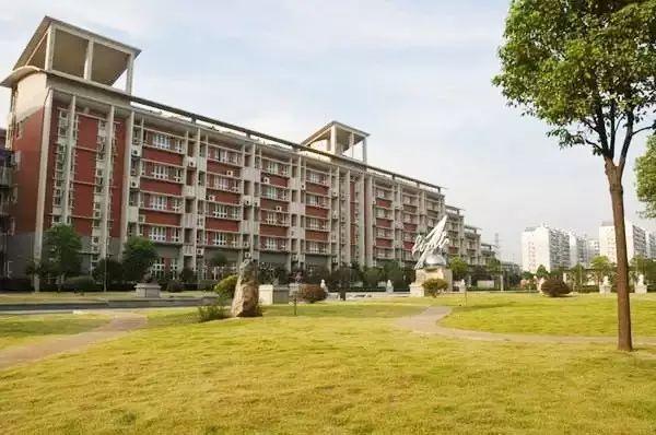 武漢15個(gè)區(qū)“最美中學(xué)”評(píng)選，有你的母校嗎(圖12)