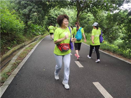 最好的这6个走路姿势让你受益无穷