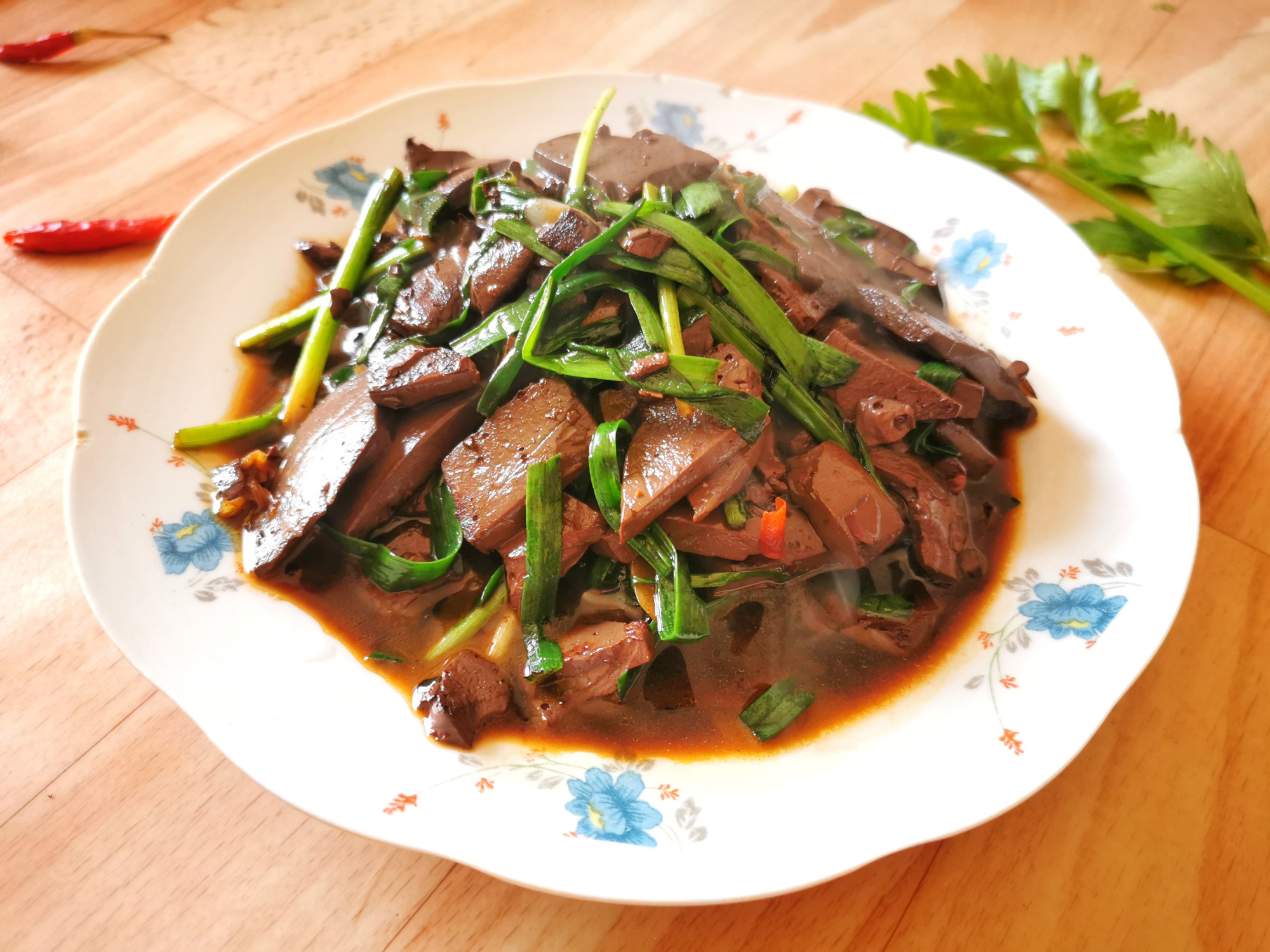 原创韭菜炒羊血千万别直接下锅多做一步羊血滑嫩不膻特别下饭