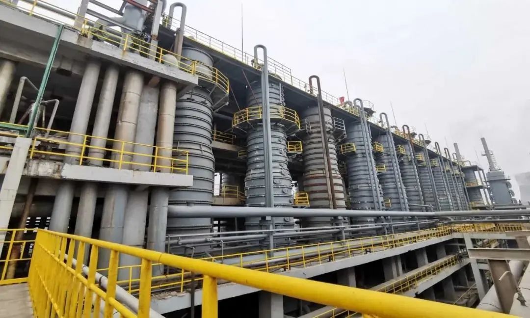 优化碳化塔工况,均匀各塔负荷,调整碳化中温,提高转化率.