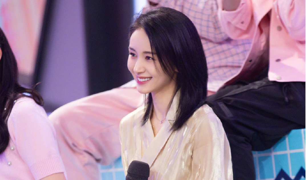 王子文快乐大本营玩下装失踪1米62身高穿出1米8的气场