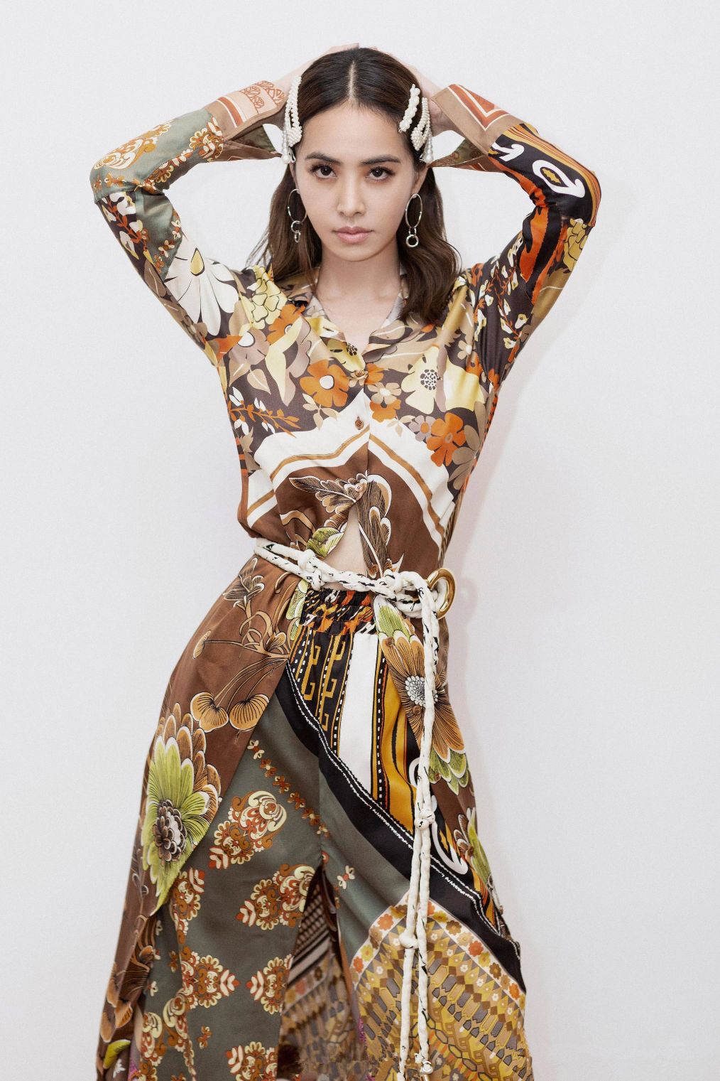 原创蔡依林在"奇异"路上是越走越远,服饰另类不说,口红还出众!