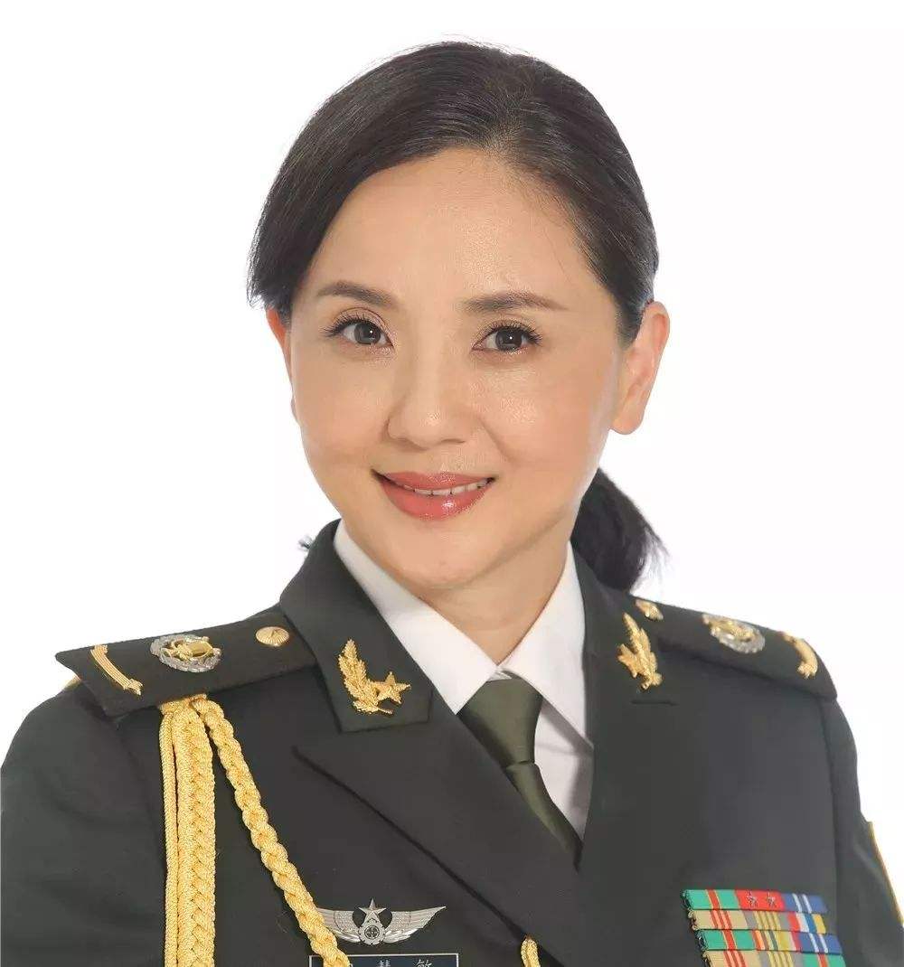 她是国家一级演员为去世丈夫守寡13年今54岁嫁周迅恩师