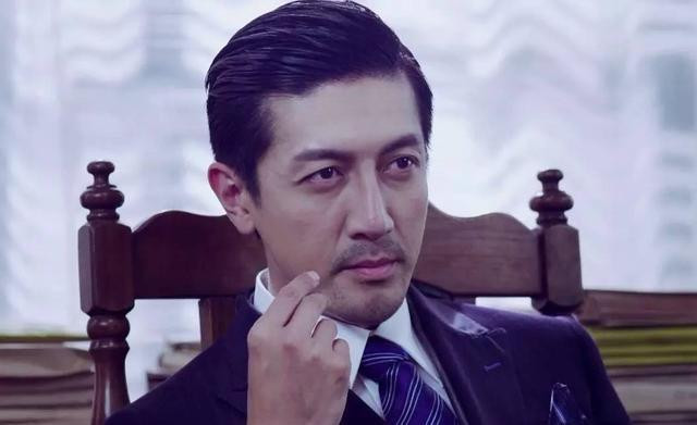 同时,毕忠良深爱着妻子和意外去世的女儿,不管是将