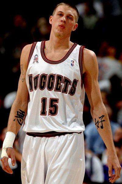 在孤儿院长大的安德森,本来期盼着nba选秀大会能给自己带来惊喜,但他