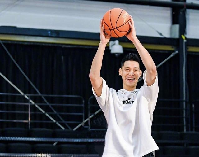 原创 优质偶像!林书豪捐款累计超300万!获球迷力赞!