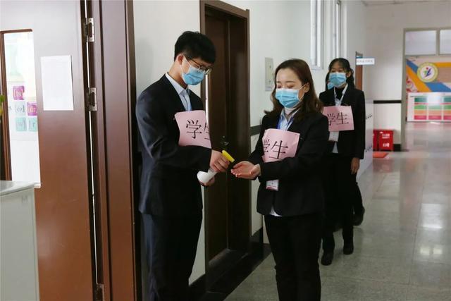 做好复学准备沈阳浑南四中开展疫情防控演练