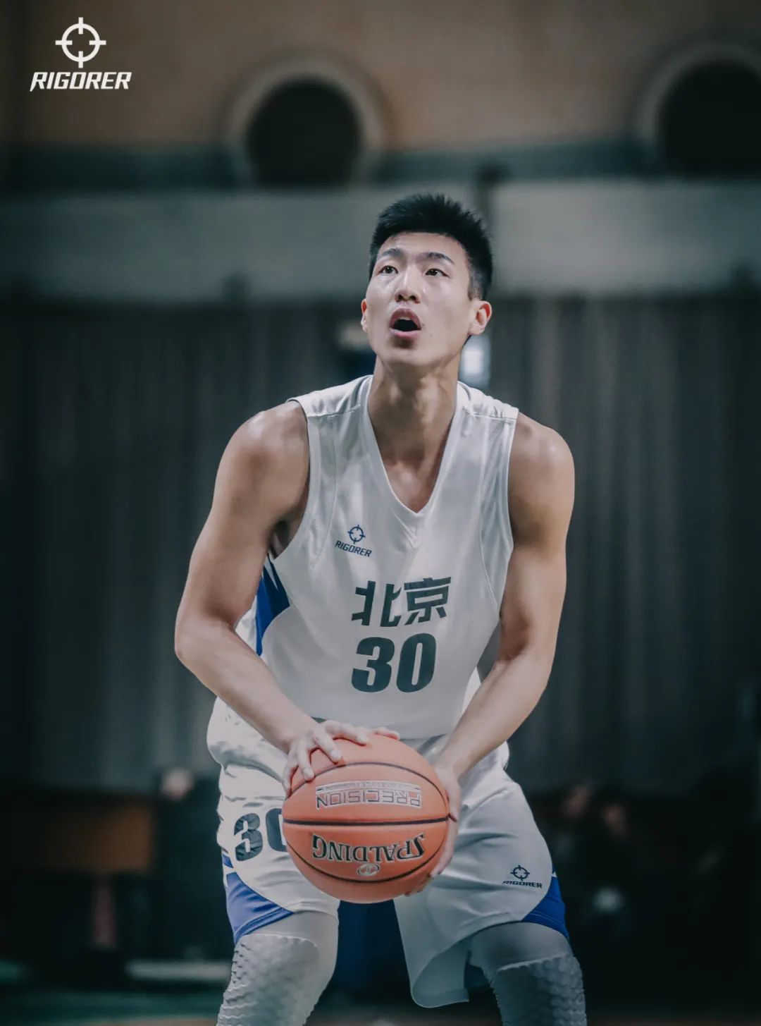 曾在阿隆戈登面前秀扣篮_李玮颢