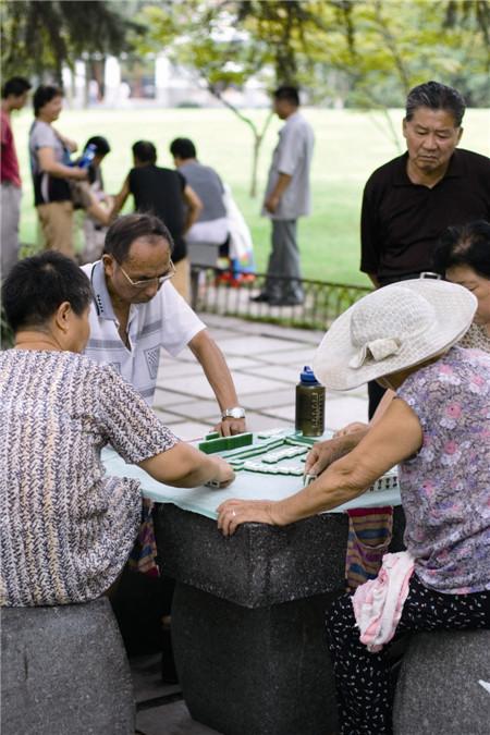 你知道麻将是谁发明的吗浅谈麻将桌上的中国传统文化