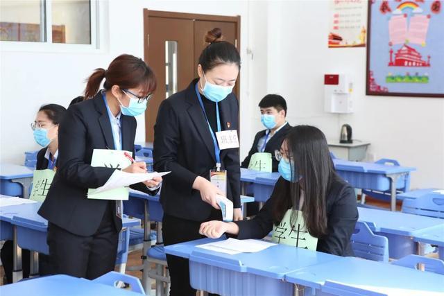 做好复学准备沈阳浑南四中开展疫情防控演练