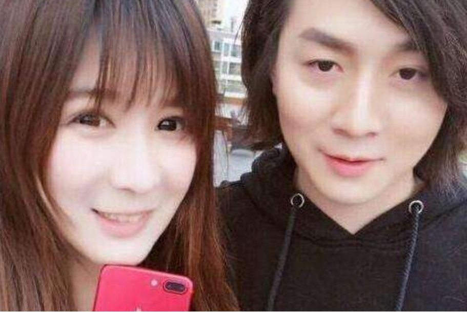 对于张大仙铁粉来说,肯定都知道大仙之前有个女朋友