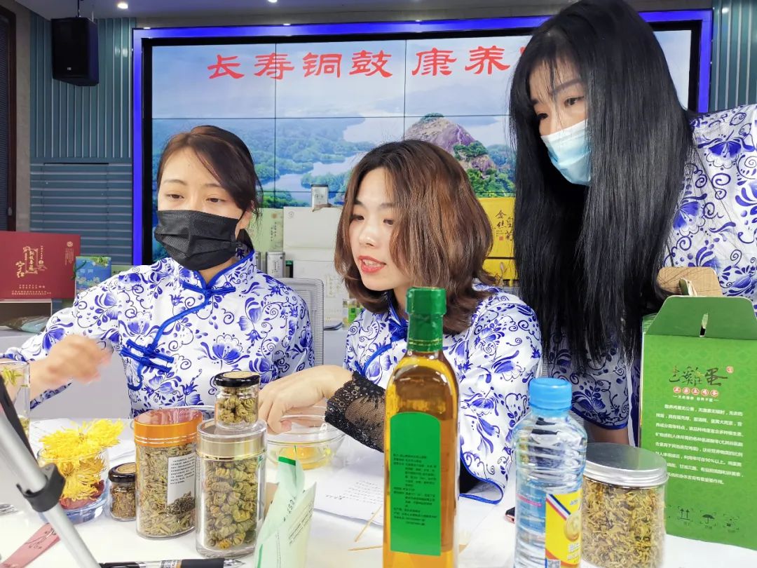 3月15日上午9点~晚上9点,特邀嘉宾铜鼓副县长陈伟峰,铜鼓烹饪协会会长