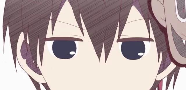 的头发哈哈,仍然记得特别清楚的就是鬼崎小时候被拎起来的那个画面,真