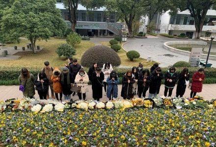 高以翔遺體運回臺北,火化後將長眠金寶山,與鄧麗君等明星做鄰居