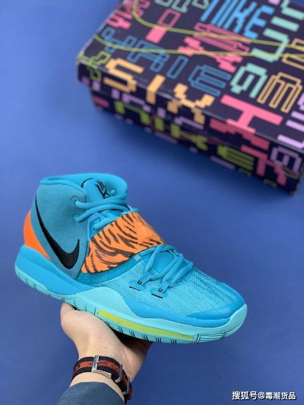 欧文6代 清爽蓝配色 豹纹绑带 篮球鞋开箱!