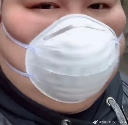 现在忘戴口罩出门的尴尬,比裸奔还可怕