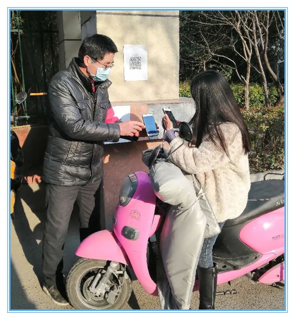 初,王永进带领二中的党员教师尤胜宽,时昌盛,王广强,徐博,时中,徐广军