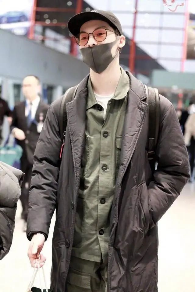 「李子维」热点已过?他靠穿搭也能让女友粉们叫老公!